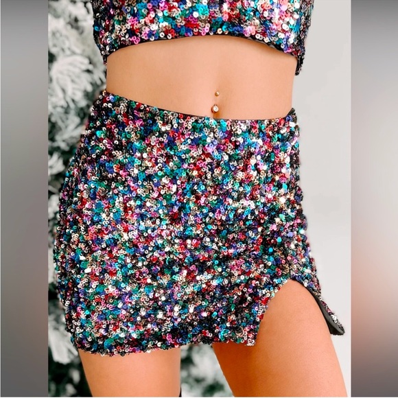 NanaMacs Sequin Crop Top and Mini skirt Set - Picture 2 of 10